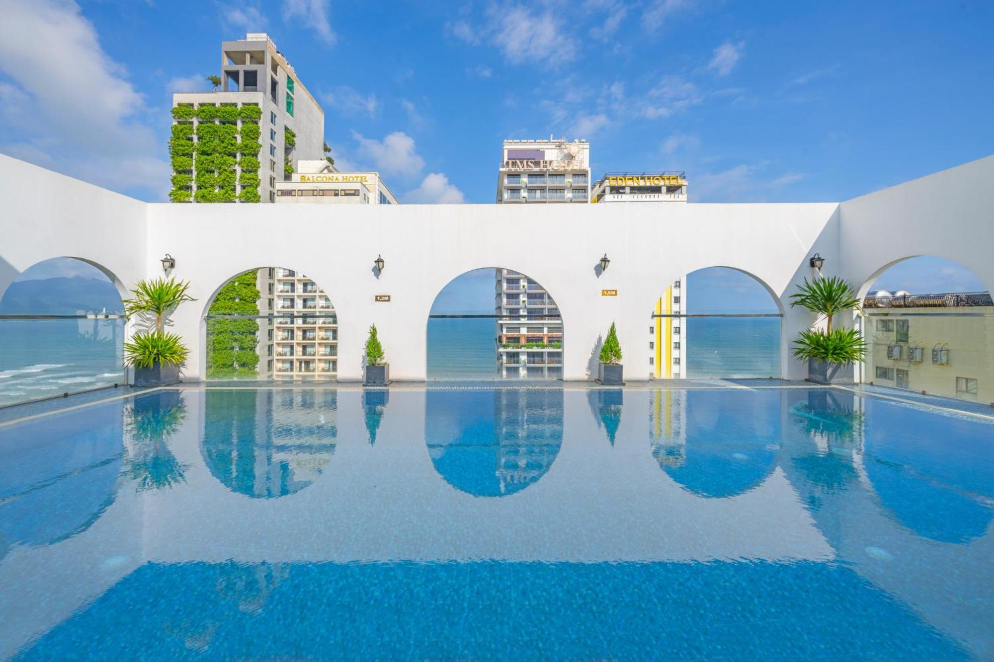 Golden Lotus Hotel Da Nang - Rooftop Bar Sea View Eksteriør bilde
